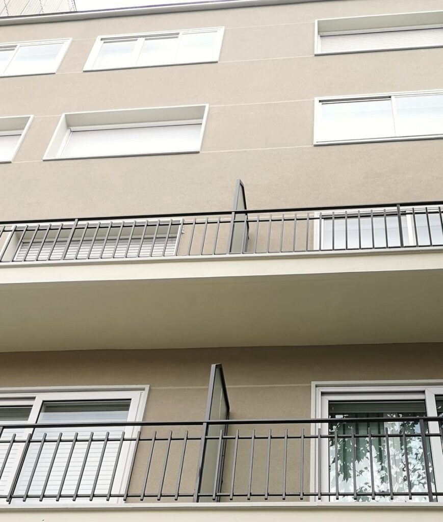 Fachada de edificio de viviendas rehabilitada